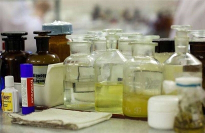 進(jìn)口化妝品原料報關(guān)需要什么流程手續(xù)