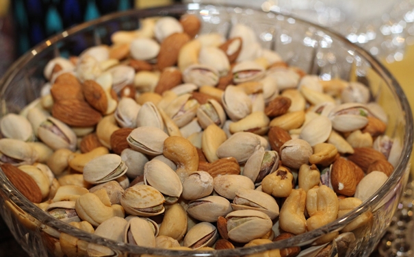 進口堅果怎么運輸?shù)絿鴥?nèi)報關(guān),堅果如何報關(guān) 進口堅果報關(guān)